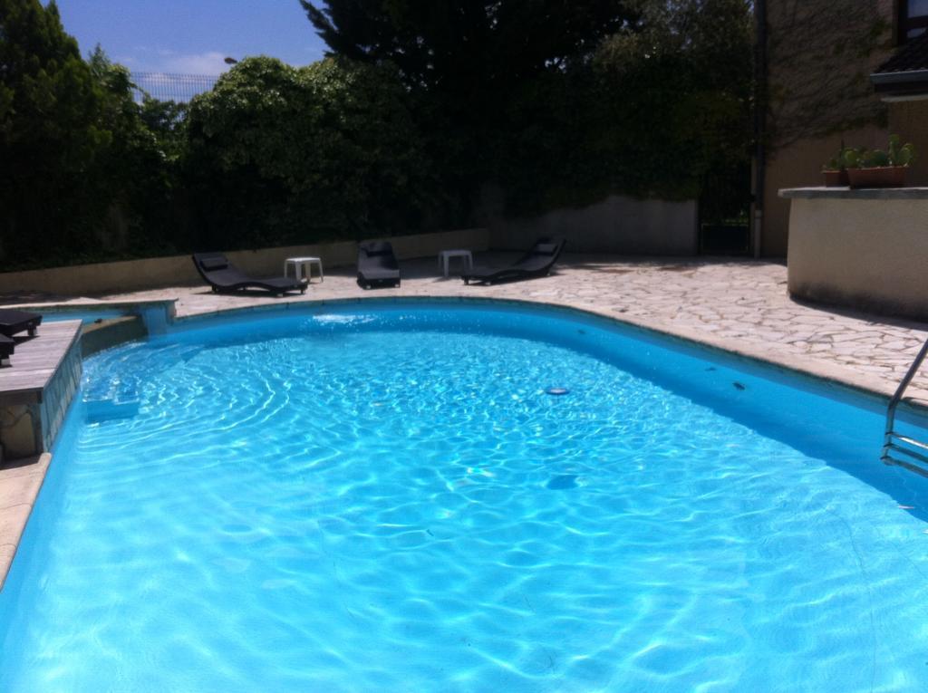 Hotel The Originals Romans-Sur-Isere Le Clos Des Tanneurs ภายนอก รูปภาพ