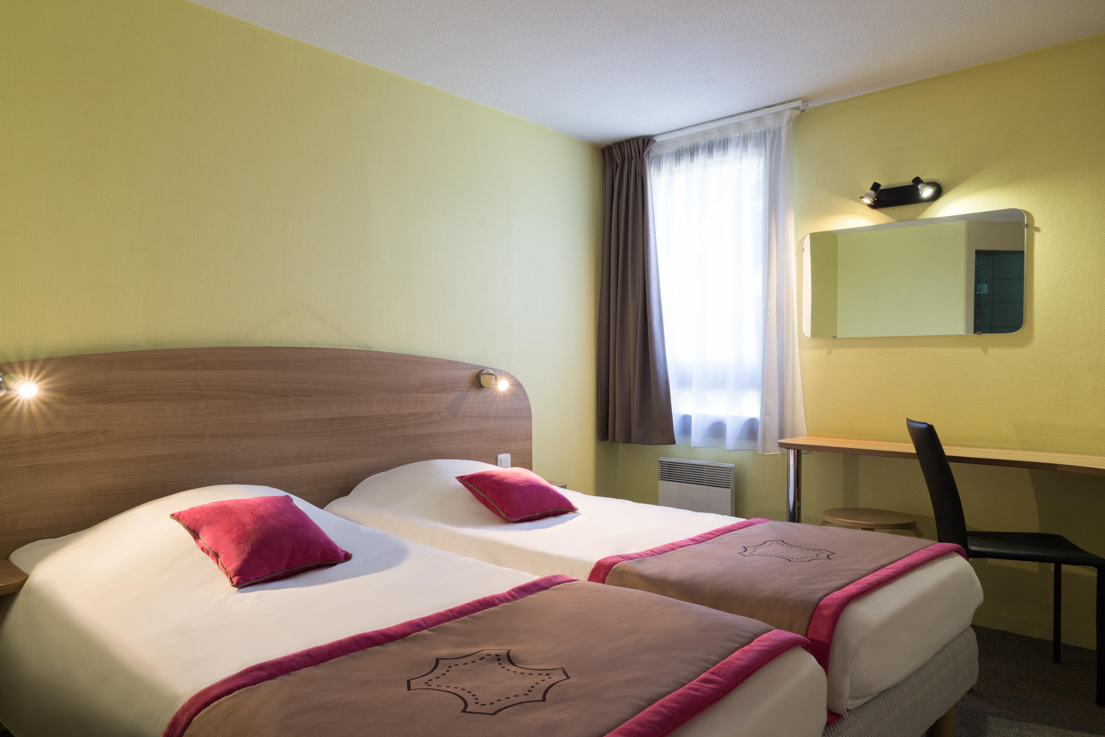 Hotel The Originals Romans-Sur-Isere Le Clos Des Tanneurs ภายนอก รูปภาพ