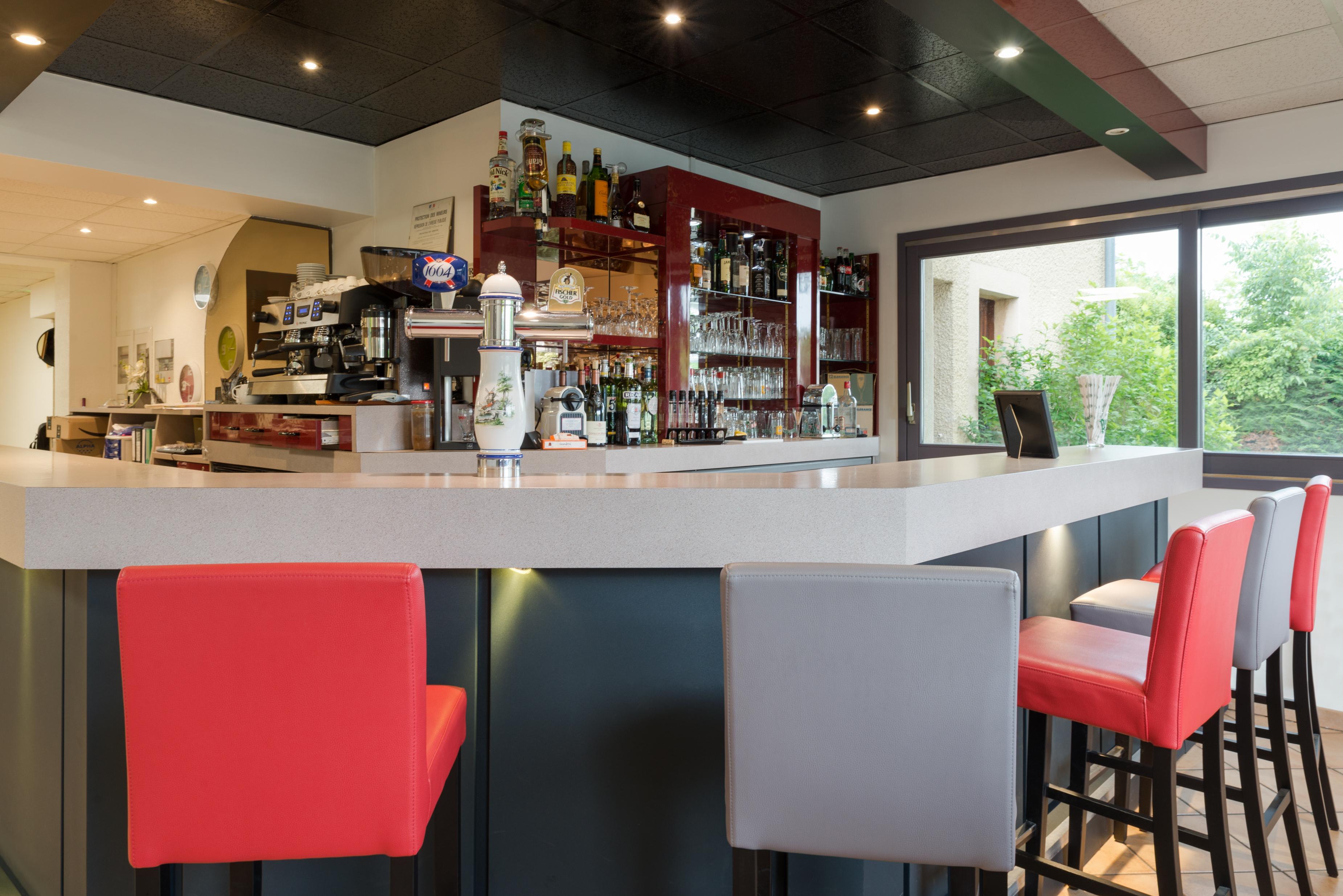 Hotel The Originals Romans-Sur-Isere Le Clos Des Tanneurs ภายนอก รูปภาพ