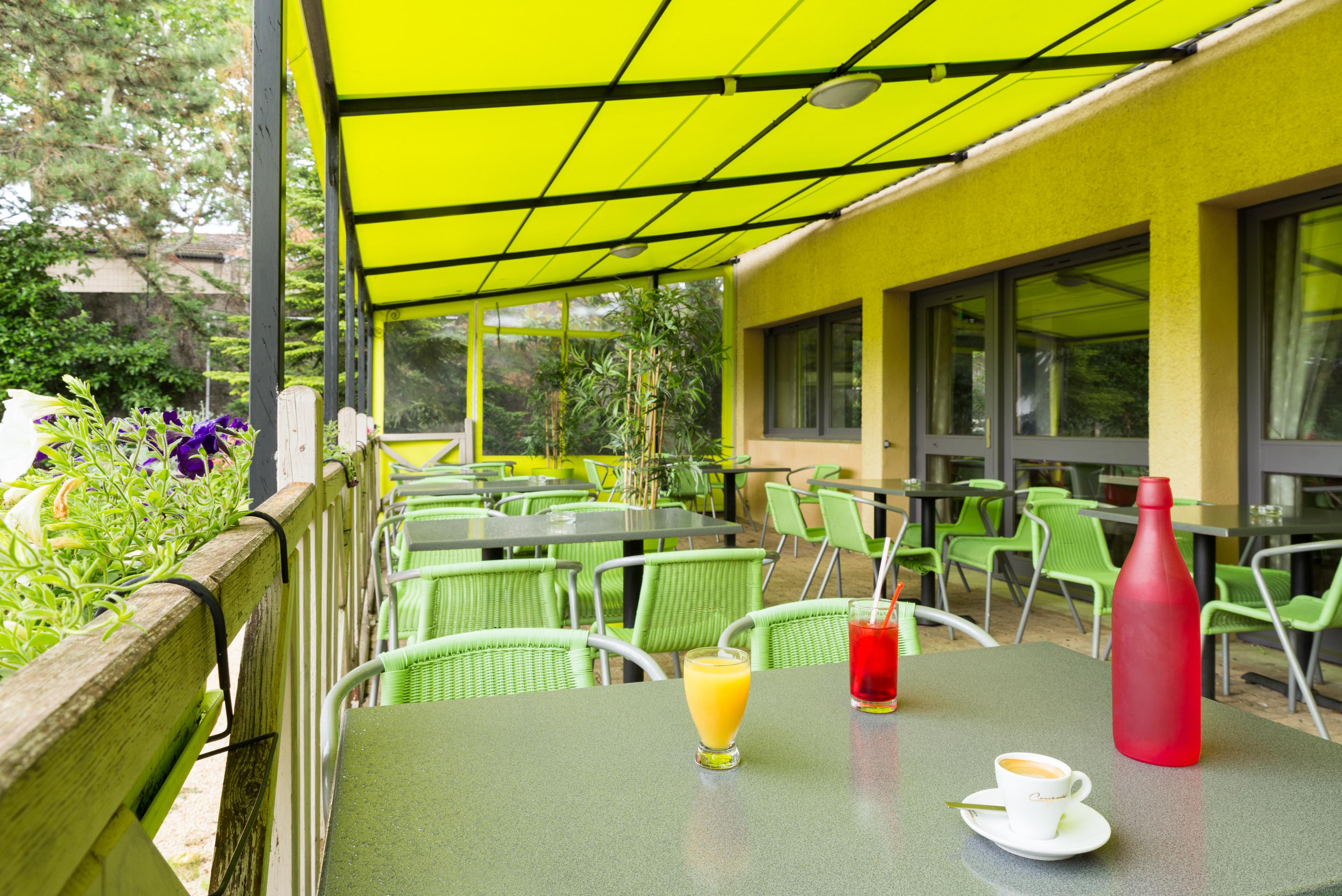 Hotel The Originals Romans-Sur-Isere Le Clos Des Tanneurs ภายนอก รูปภาพ