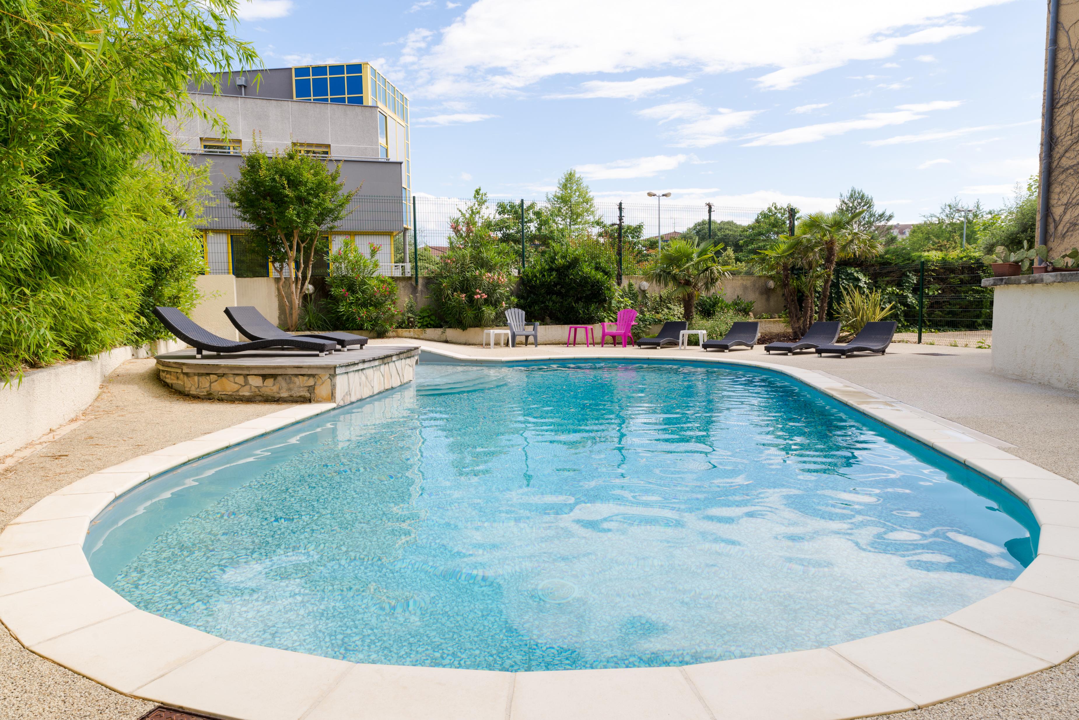 Hotel The Originals Romans-Sur-Isere Le Clos Des Tanneurs ภายนอก รูปภาพ