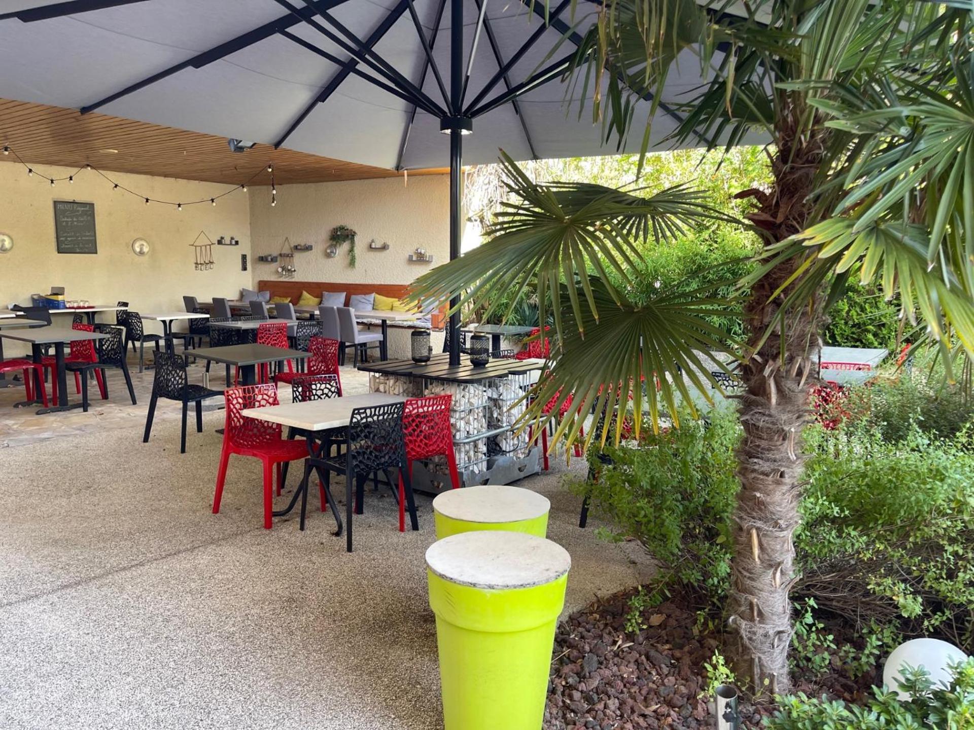 Hotel The Originals Romans-Sur-Isere Le Clos Des Tanneurs ภายนอก รูปภาพ
